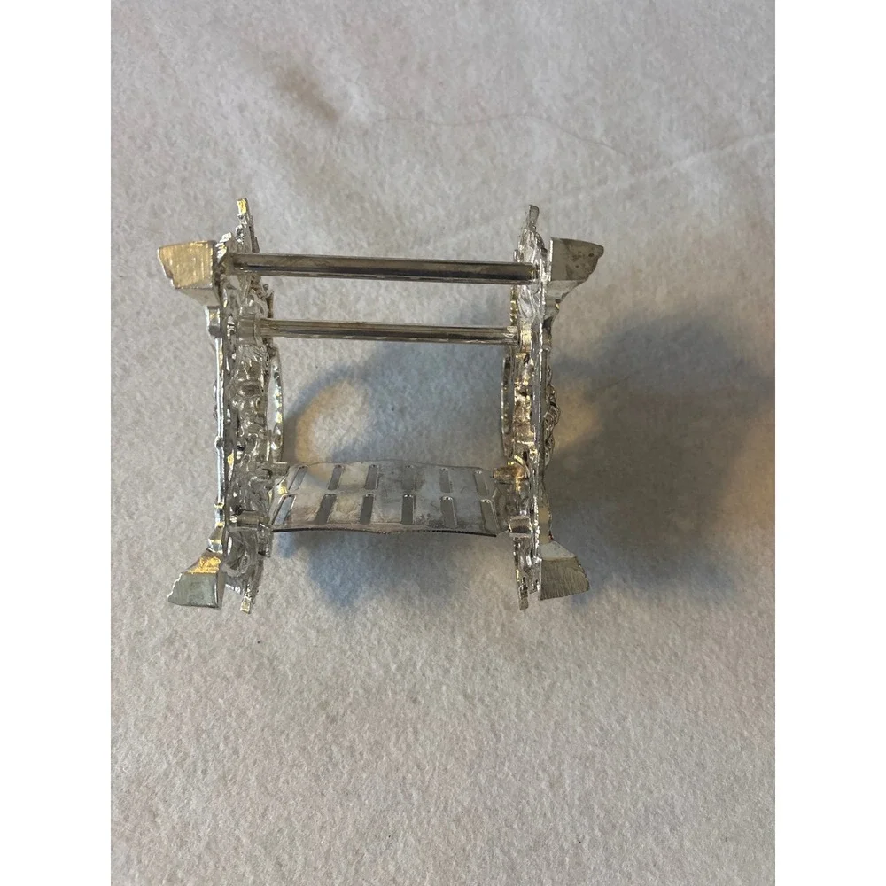 Silver Tone Grape Leaf Napkin Holder Vintage Table Decor
